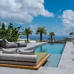 Numa Santorini *