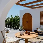 Vila Numa Santorini *