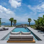 Villa Numa Santorini *