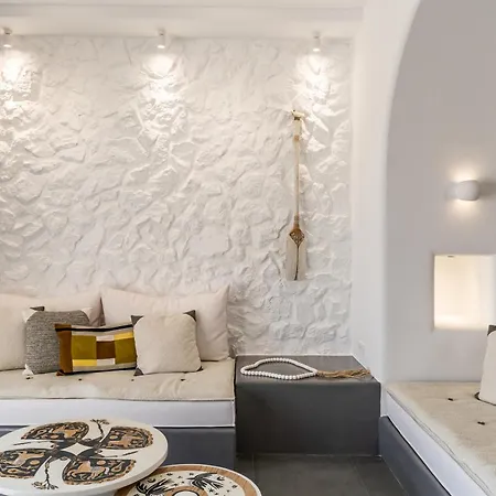 Vila Numa Santorini *