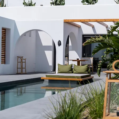 Numa Santorini *