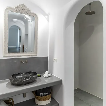 Numa Santorini فيلة *