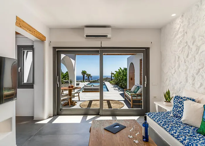 Numa Santorini * Firá