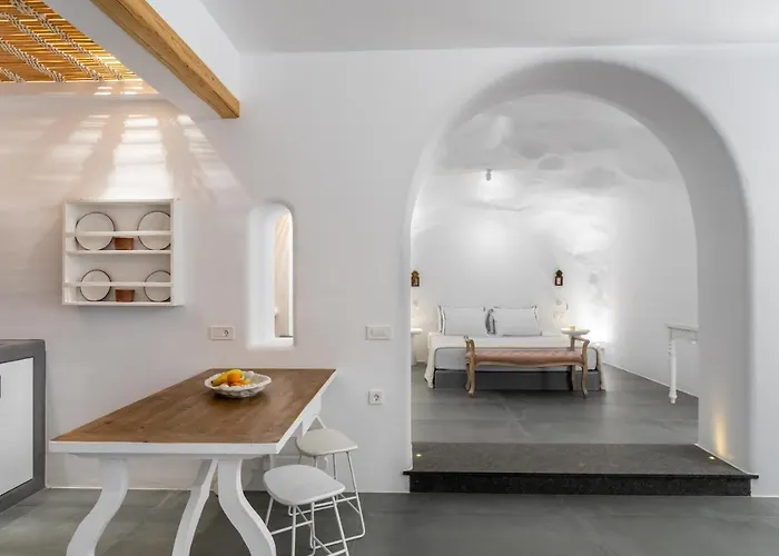 Numa Santorini Fira (Santorini)