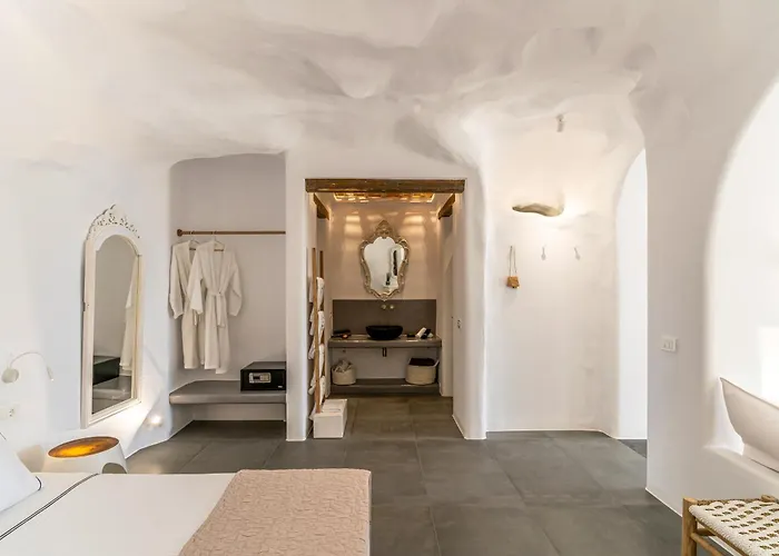 Numa Santorini * Тира